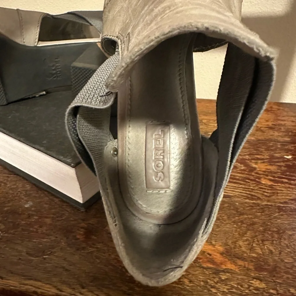 Sorel Addington Ankle Boots Quarry Light Gray Cut Out Heeled Booties Sandals